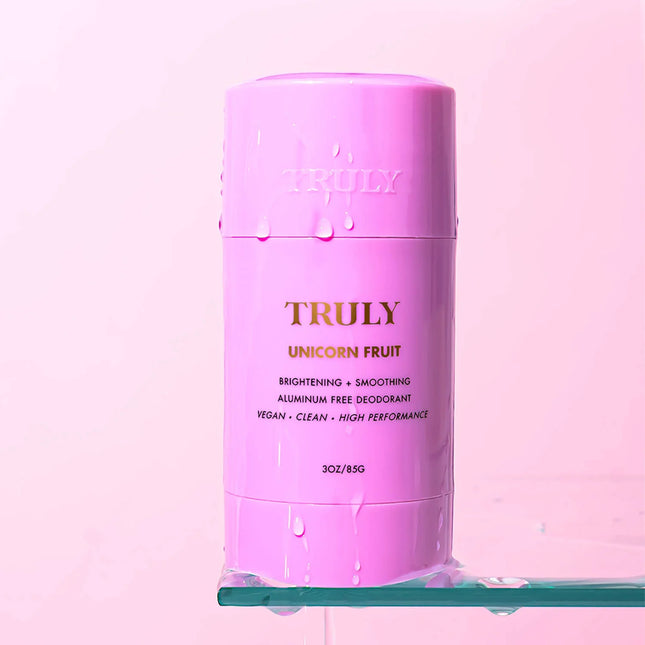 Truly Desodorante iluminador de piel con sabor a fruta de unicornio