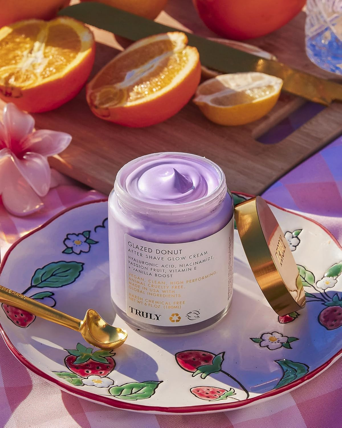 Truly Crema iluminadora para después del afeitado Glazed Donut