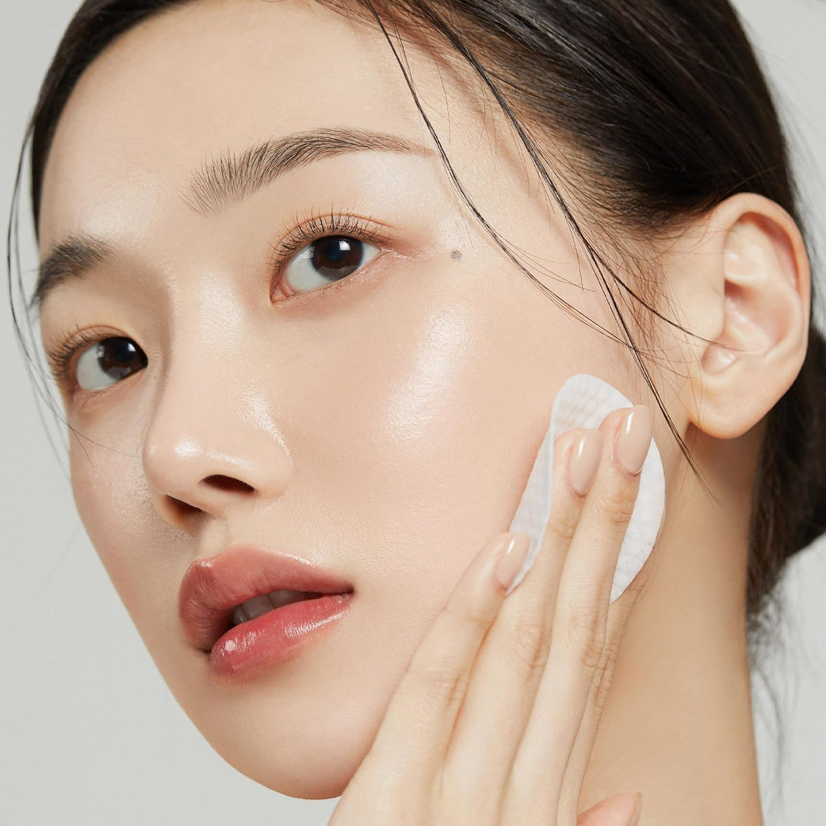 Medicube Zero Pore Pads Mild 2.0 (70 Pads) - Gentle Calming Toner Pads for Exfoliation, Minimizing Pores