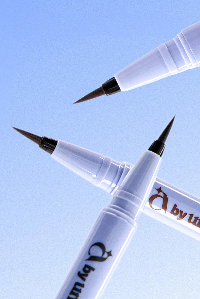 A by UNLEASHIA Non Stop Liquid Eyeliner – Delineador Líquido de Precisión