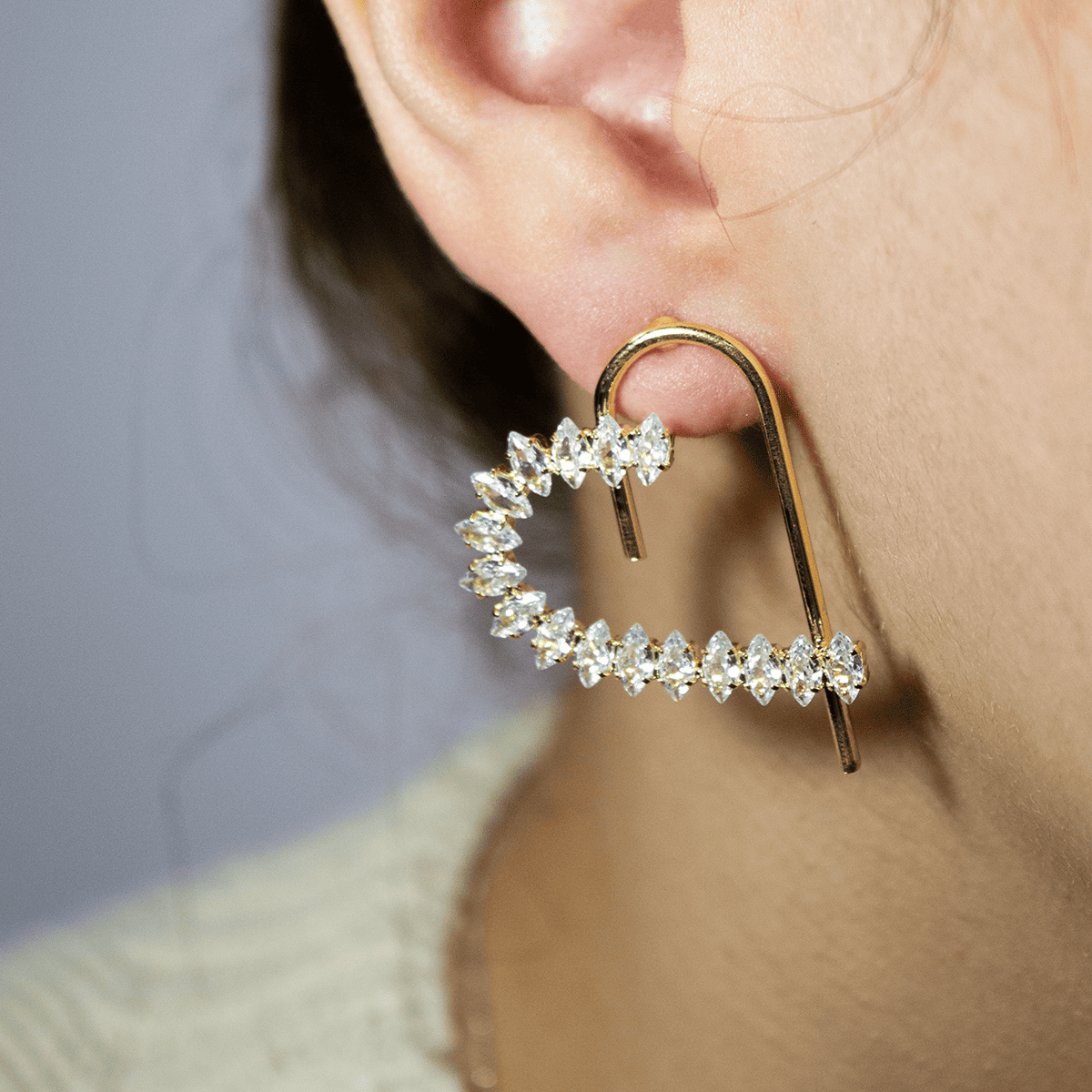 Aretes amor y Clip