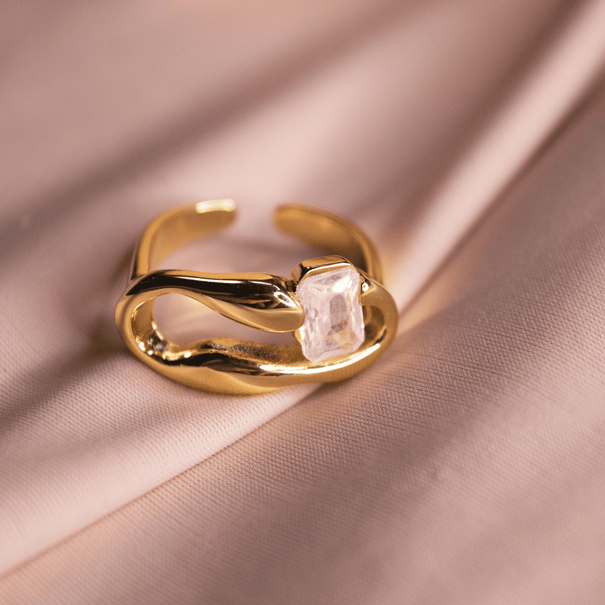 Anillo Giro Cúbico