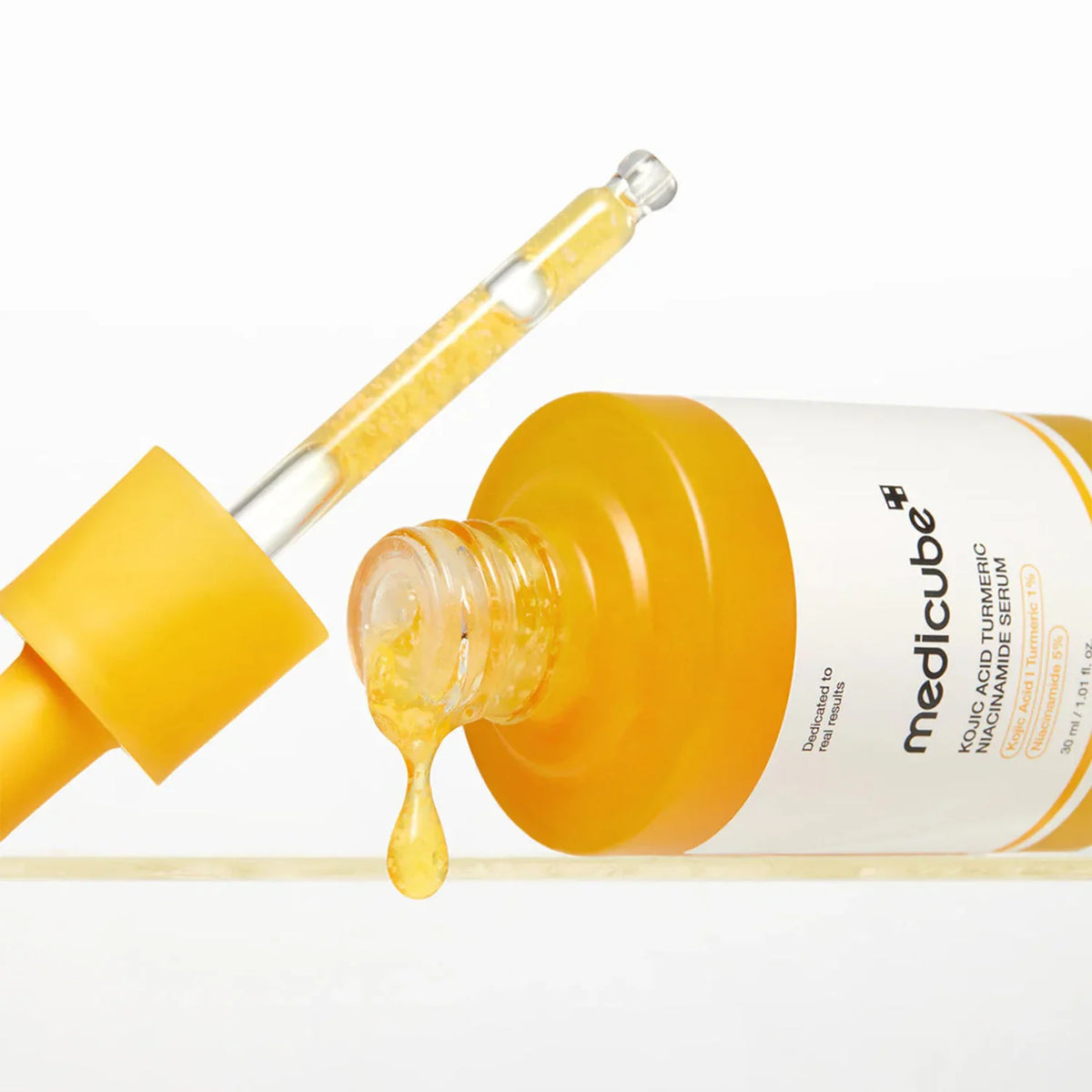 Medicube Suero de cápsula aclarante de cúrcuma de ácido kójico