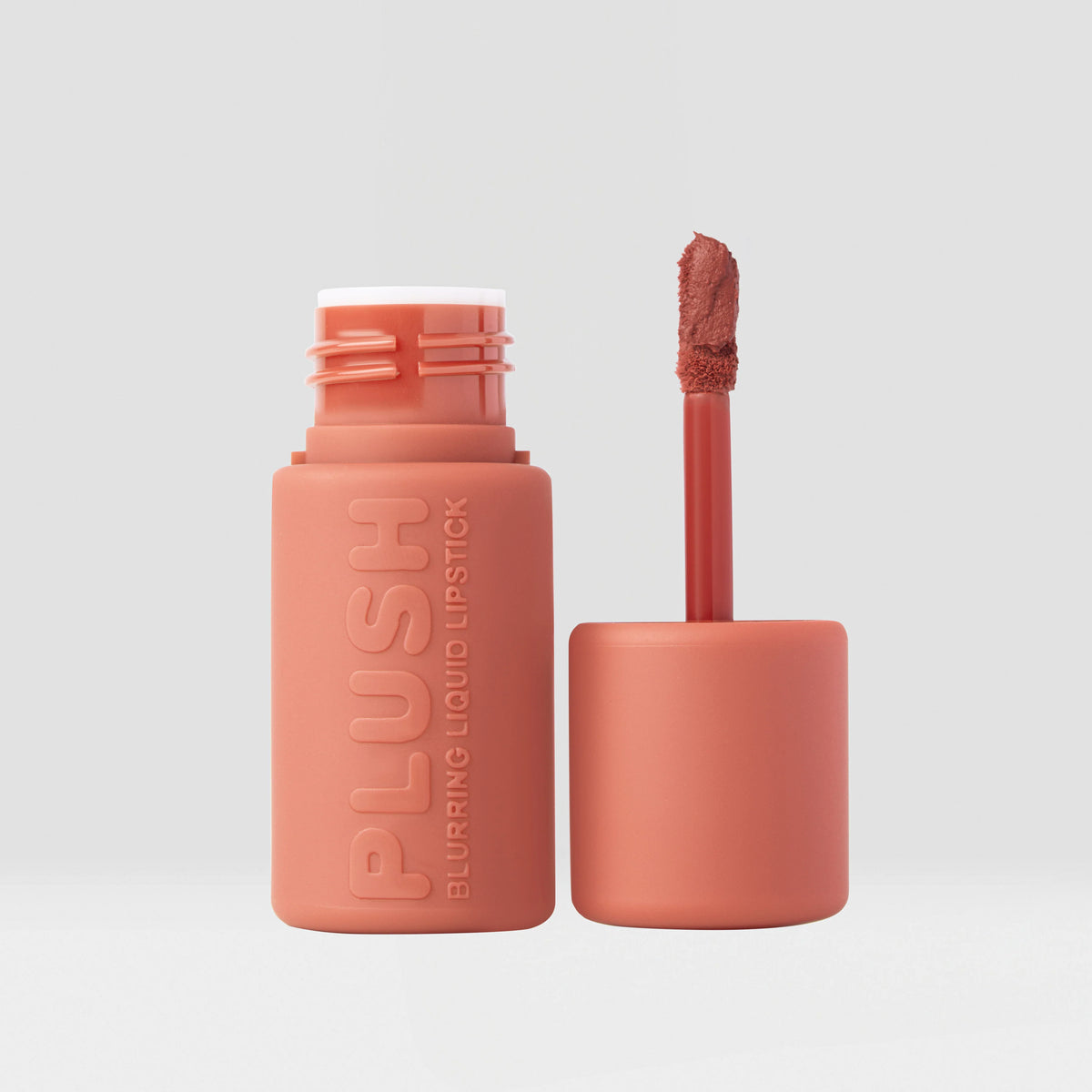 Beauty Creations Plush Blurring Liquid Lipstick – Labial Líquido Efecto Blur