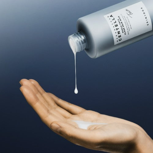 SKIN1004 Madagascar Centella Hyalu-Teca lass Skin Milk Toner 210ml