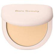Rare Beauty Polvos de acabado compactos y sin talco con color True to Myself