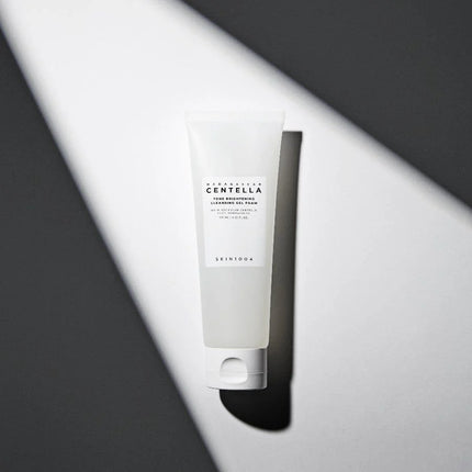 Skin1004 Centella Tone Brightening Gel limpiador en espuma hidratante