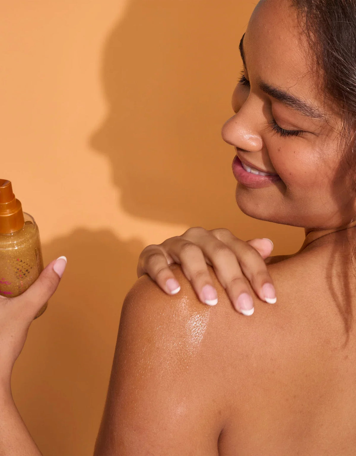 Tree Hut Tropic Glow Hair & Body Mist –Spray Brillante para Cabello y Cuerpo 154ml